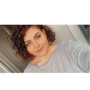 Meet your Posher, Talia